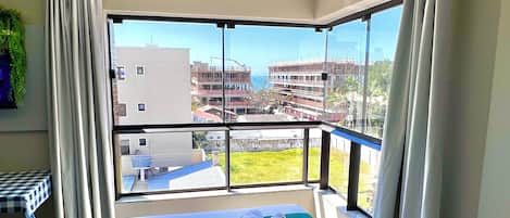 Suite estudio Premier | Decoración individual, mobiliario individual, cortinas opacas
