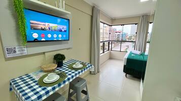 Suíte estúdio premier | Individualmente decorados, individualmente mobiliados, cortinas blackout