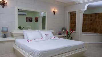 Superior Room, 1 King Bed, Non Smoking