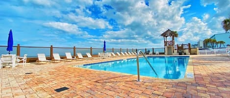 Indoor pool, 2 outdoor pools