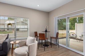 Premium Condo | In-room dining - The Reserve Flats (Grandville)