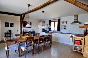 Dining - Villa Marguerite (Salviac)