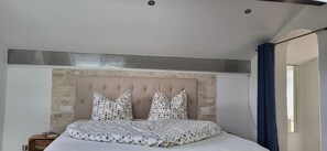 1 bedroom, travel crib, free WiFi, bed sheets - Vacation apartment with an unobstructed view of the countryside (Utting am Ammersee)