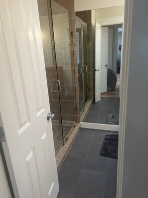 Shower - Renovated, high ceilings and amazing views in the heart of downtown Boulder (Boulder)