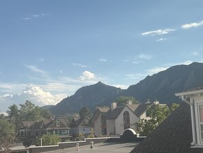 Exterior - Renovated, high ceilings and amazing views in the heart of downtown Boulder (Boulder)