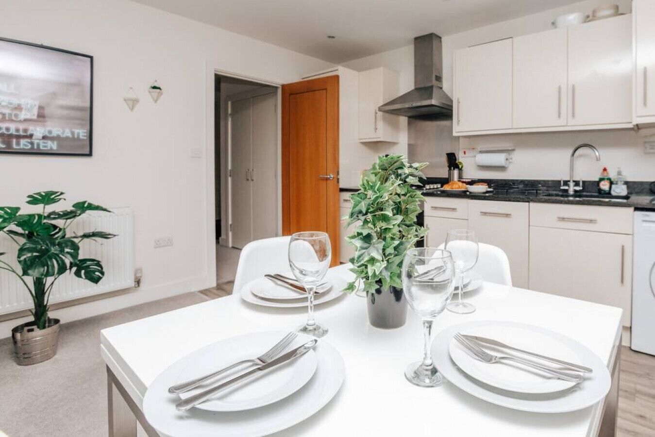 Central Modern Flat Sleeps 6 - Dedicated Parking