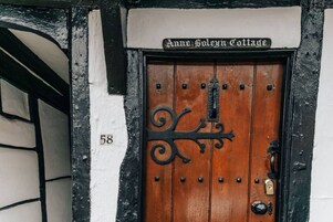 Apartment | 2 bedrooms, desk