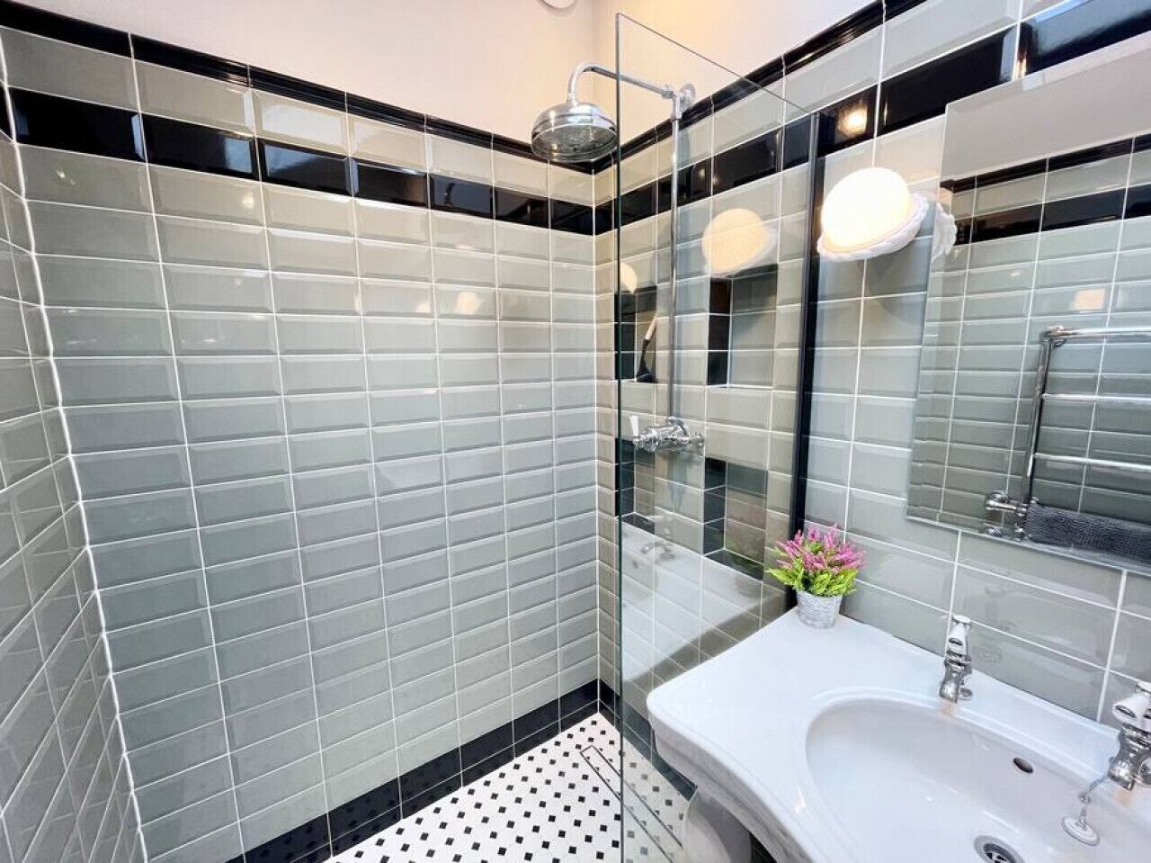 The Emerald - Central Henley 2 Bedroom House