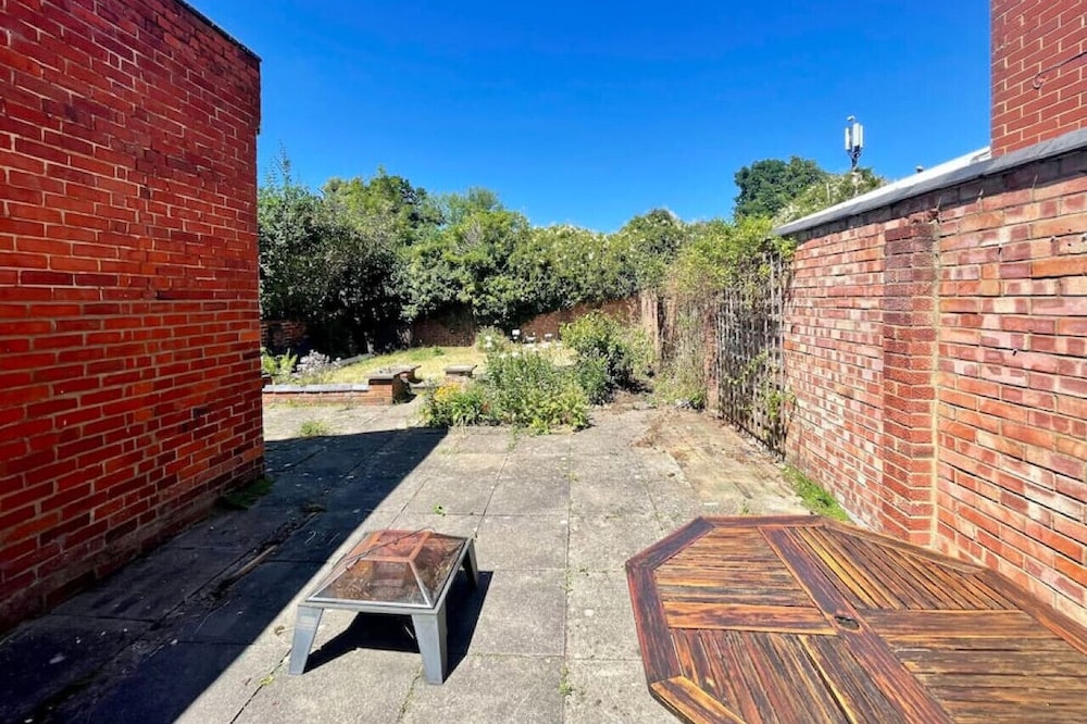 Park End House - Parking Pet Friendly