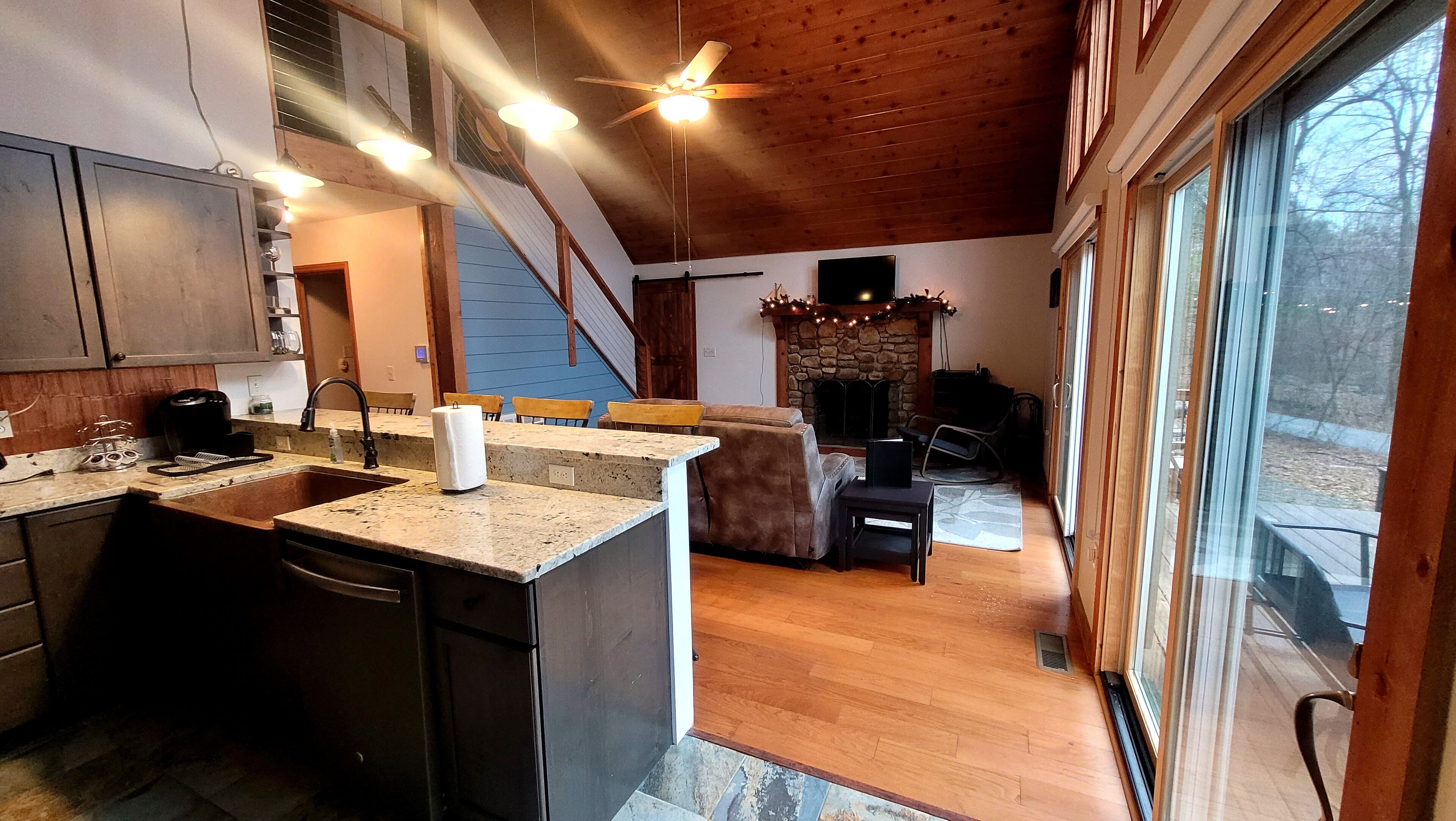 79 Dollar Nights! Nearby Asheville, Waterfalls, Lakes, Hiking & Biking Trails!
