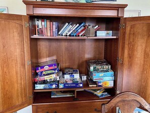 Games room - Short access to ATV Trail systems! Gorgeous 20min Coastal drive to New River Beach! (Blacks Harbour)