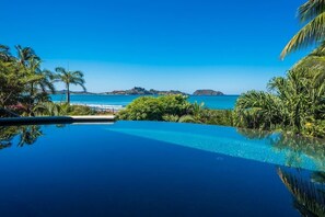 Pool - Casa Sueños-Beautiful Beachfront House (Potrero)