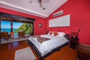 6 bedrooms, iron/ironing board, travel crib, free WiFi - Casa Sueños-Beautiful Beachfront House (Potrero)