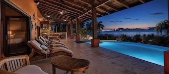 Casa Sueños-Beautiful Beachfront House