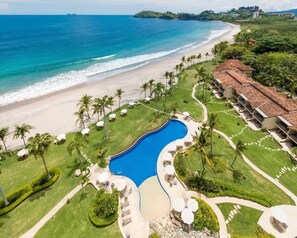 Beach nearby - Palms 14 Luxury Beachfront Villa (The Palms)