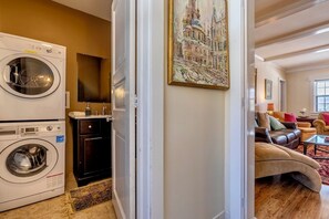 Interior - Sleep 20, 6BR/6BA home on #1 TripAdvisor resort - ski, pool, dogs (Manchester)