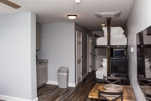 Standard-Studio, Nichtraucher (1 Sleeper Sofa or 2 Murphy Bunk Beds) | Kostenloses WLAN