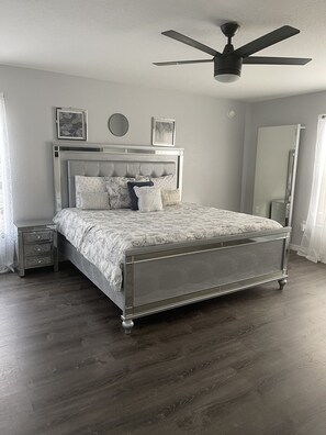 6 bedrooms, iron/ironing board, free WiFi, bed sheets