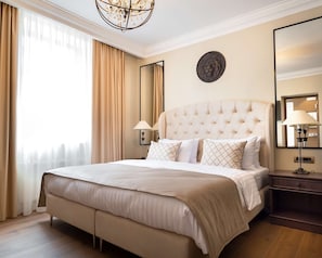 Habitación ejecutiva, 1 cama King size, cocina, vista a la ciudad | Sábanas de algodón egipcio, ropa de cama de alta calidad y edredón 
