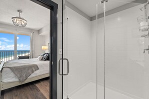 1 chambre, fer et planche à repasser, lit parapluie, Wi-Fi gratuit