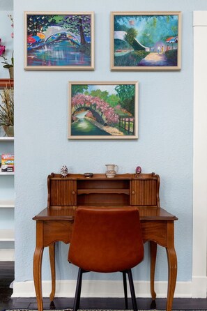 Interior - Lovely 2 Bdrm Apt close to Downtown & Ft Sam (San Antonio)