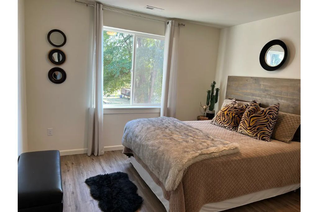 Modern home in downtown Sumner, WA