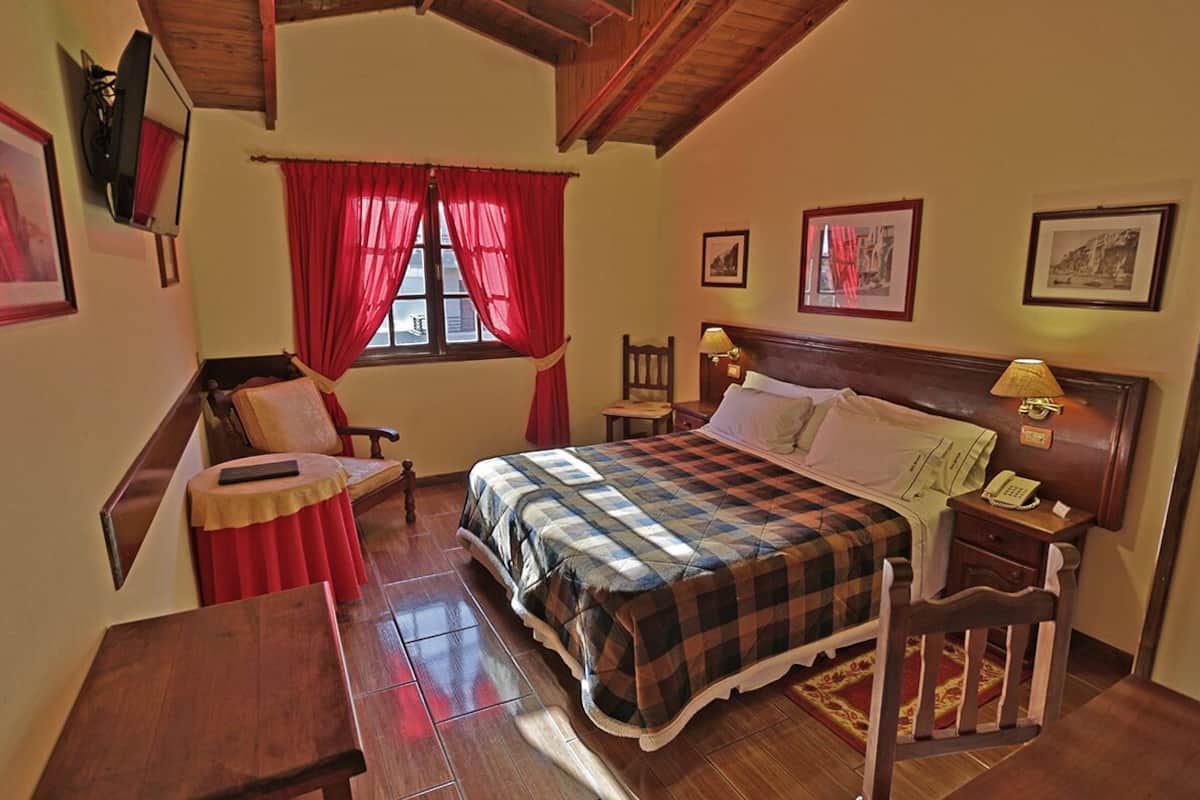 1 bedroom, in-room safe, desk, free WiFi