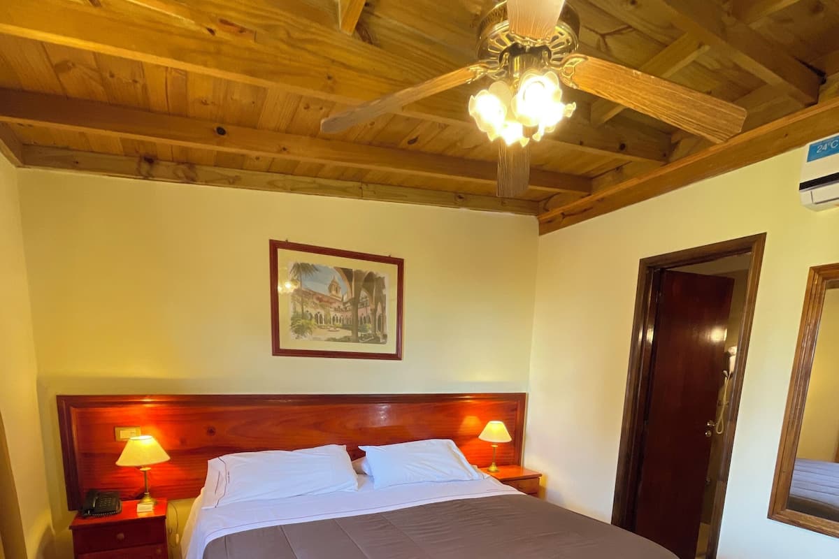 1 bedroom, in-room safe, desk, free WiFi