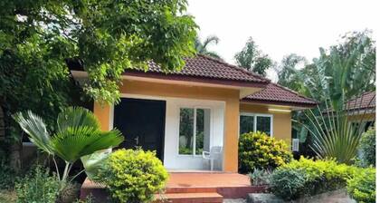 Entire 2 bedroom house with free wifi in Masaki
