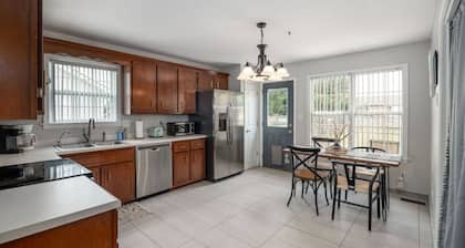 Pet-Friendly Union Hall Gem | King Bed • Big Fenced Yard