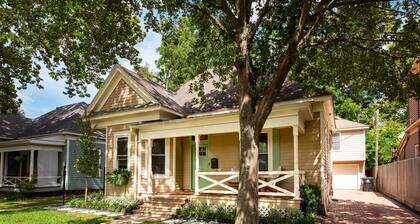 Boho Bungalow In Houston Heights