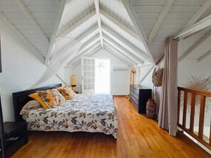 3 quartos, berço de viagem, Wi-Fi de cortesia, roupa de cama