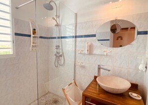Shower, towels, soap, toilet paper - Ô Soley Levant - Sea View (Saint-François)