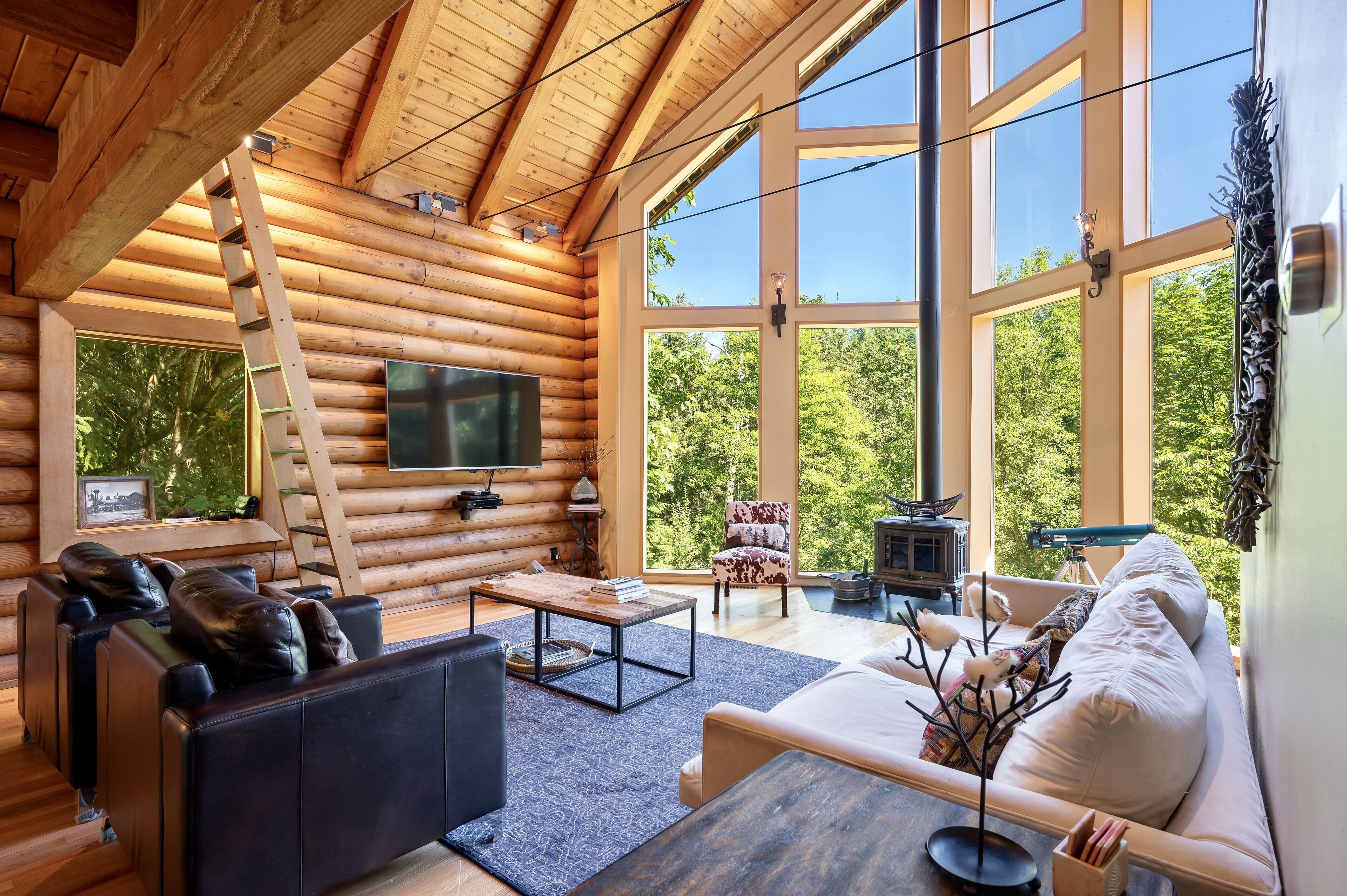 ❤Waterfront Acre | 180° Views | Custom Log Home | By Vacationloghome