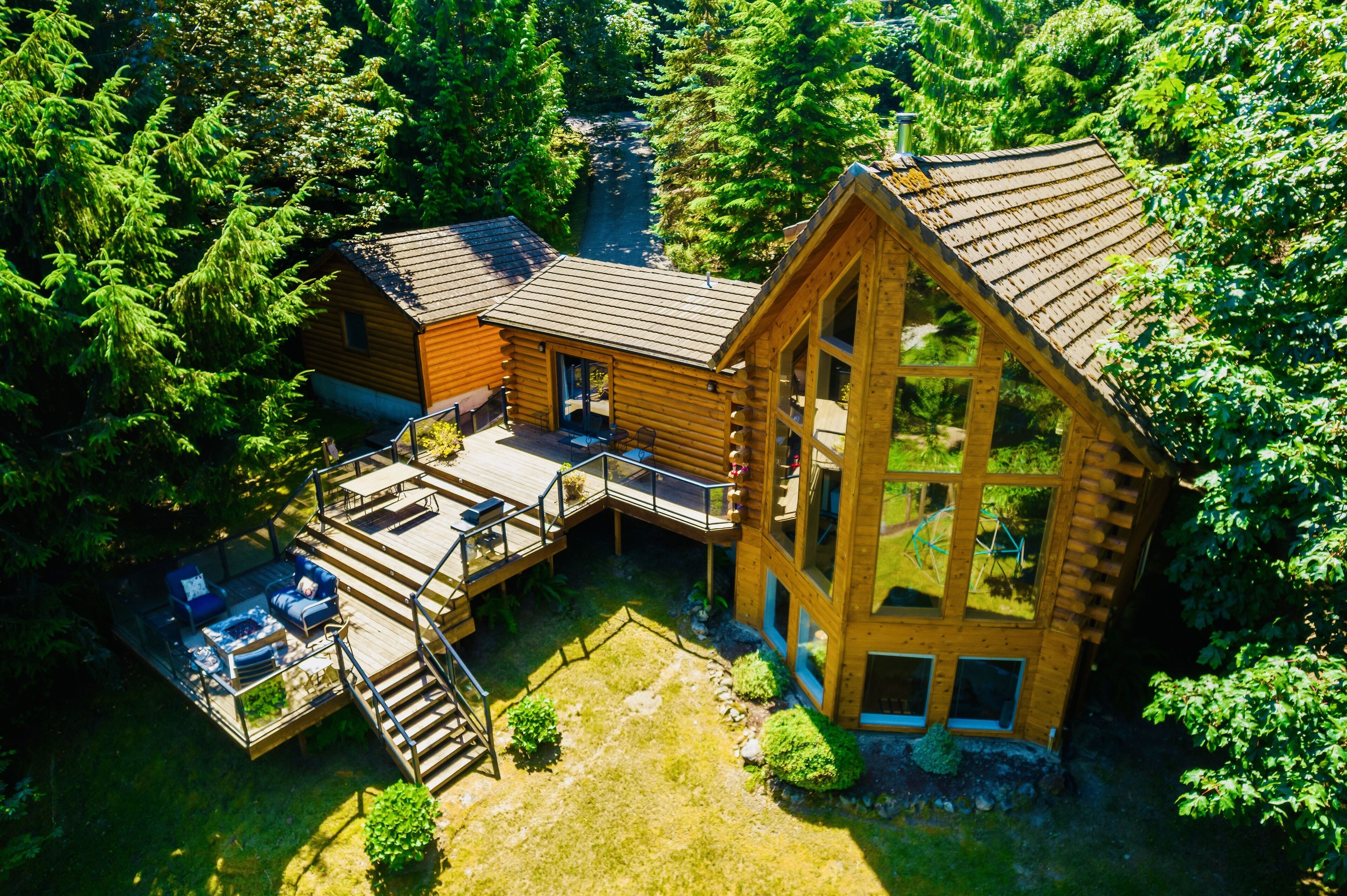 ❤Waterfront Acre | 180° Views | Custom Log Home | By Vacationloghome