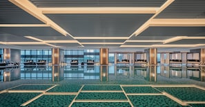Indoor pool - HUALUXE Kunshan Huaqiao by IHG (Suzhou)