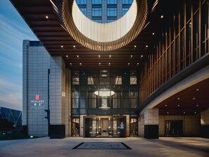 Exterior - HUALUXE Kunshan Huaqiao by IHG (Suzhou)