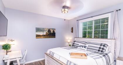 Guesthouse with king bed and custom bathroom