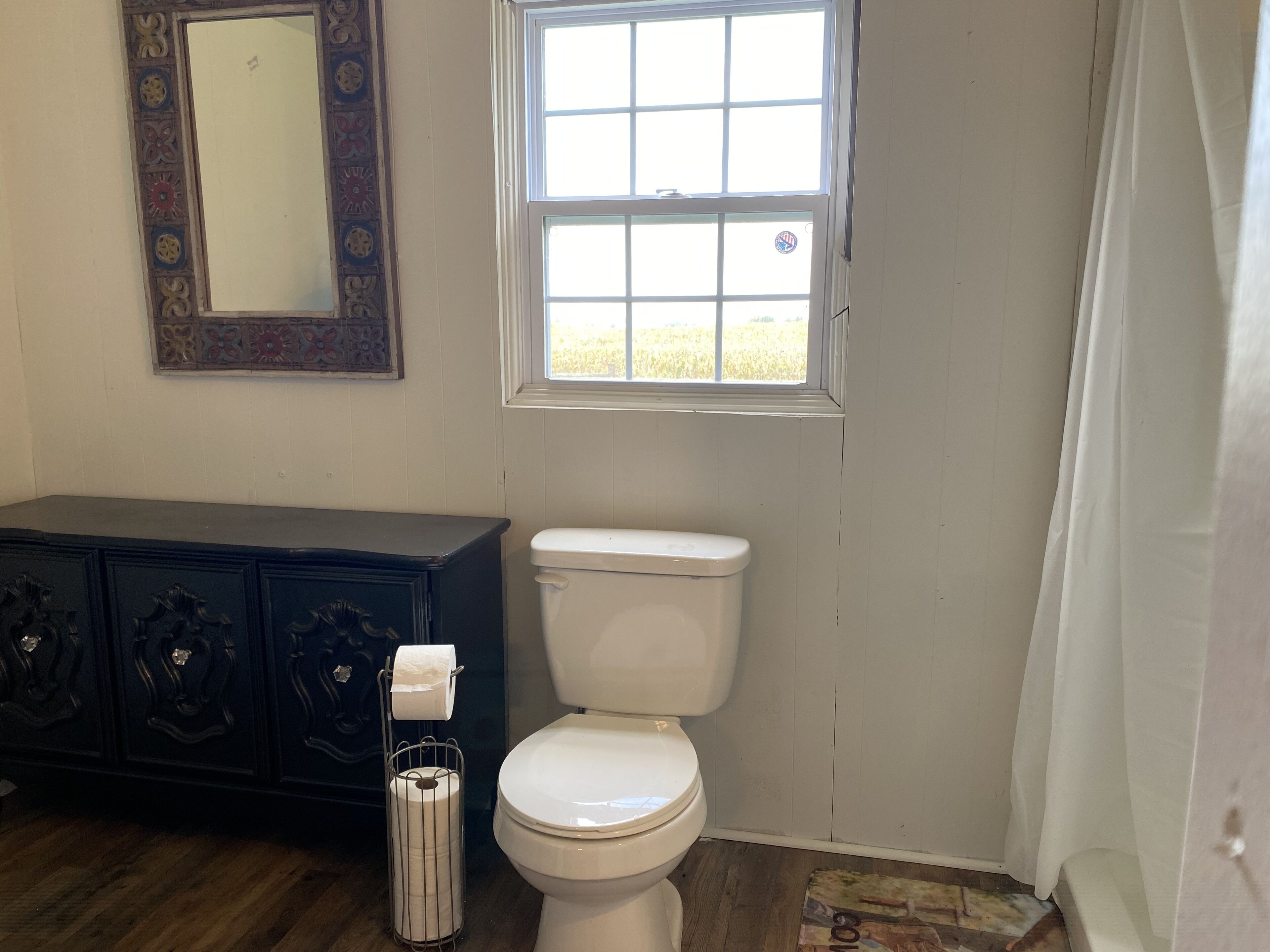 Small Cottage on large 350 acre working  grain and cattle farm near Mammoth Cave