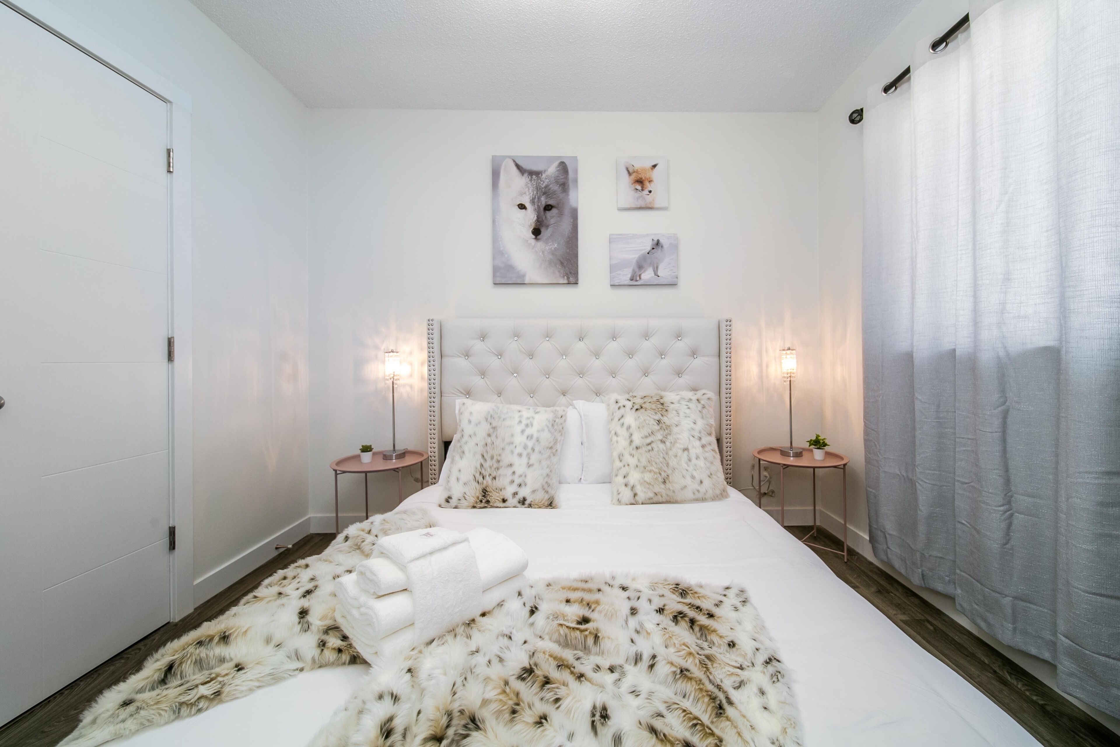 ☆Modern 3BDRM Home☆King Bed★Central🗲Wifi✔Clean!