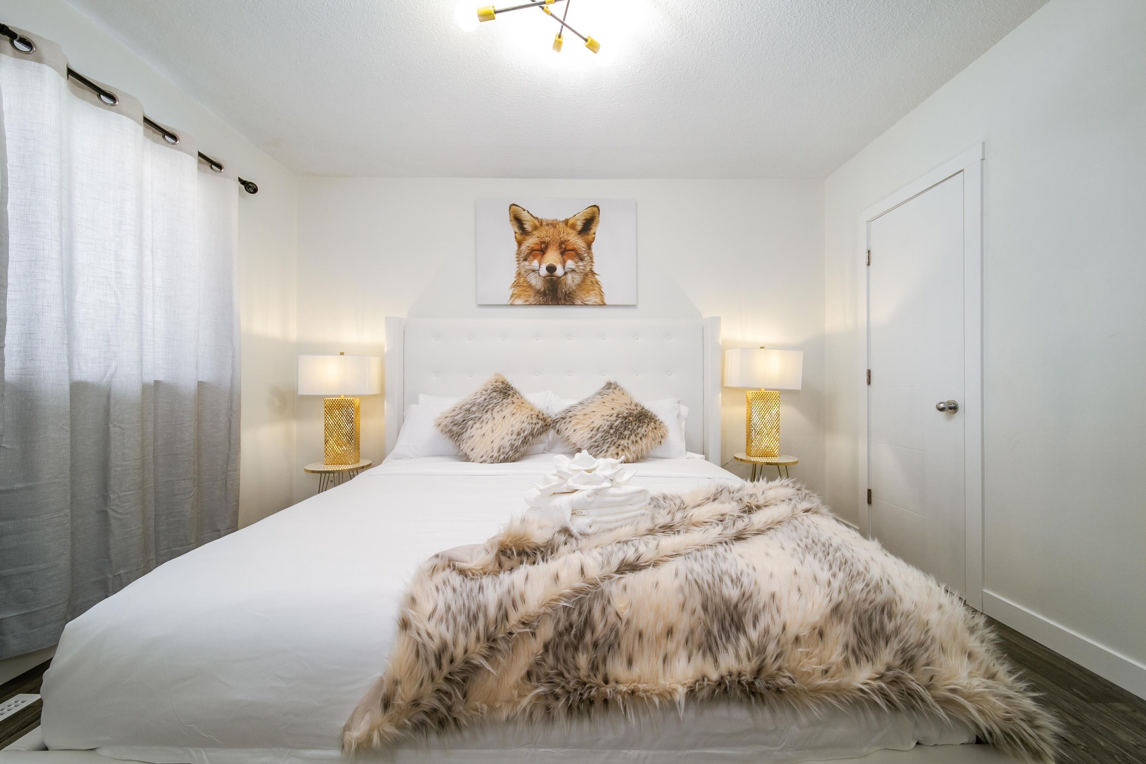 ☆Modern 3BDRM Home☆King Bed★Central🗲Wifi✔Clean!