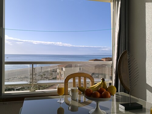 Vacation apartment - Splendid sea view, Private parking