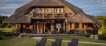 Dreamy chalet with sauna & jacuzzi in secluded eco-village