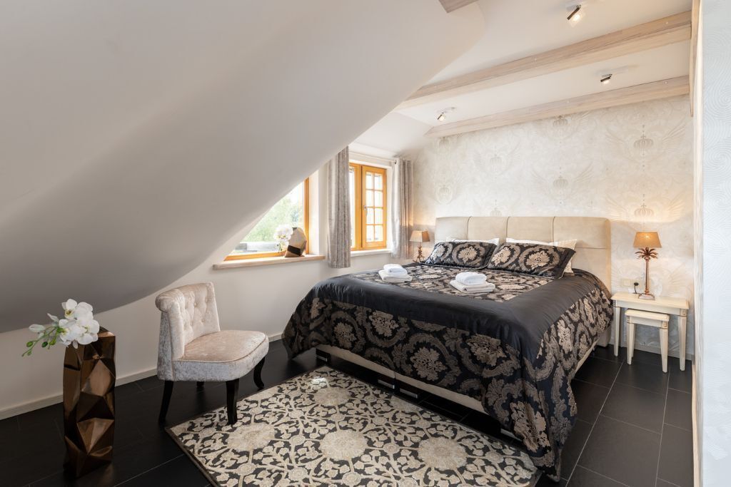 5 bedrooms