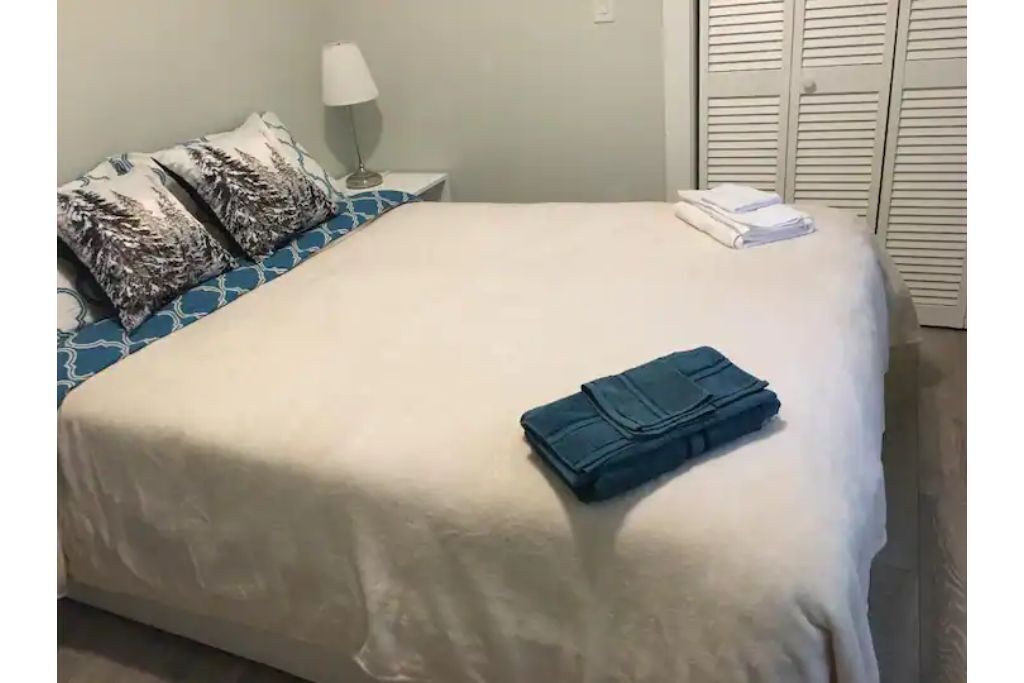 Charming Nest 2BDM/2BTH - Pacific Ocean beach 800 m from this home