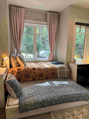 2 Schlafzimmer, Schreibtisch, Bügeleisen/Bügelbrett, kostenloses WLAN