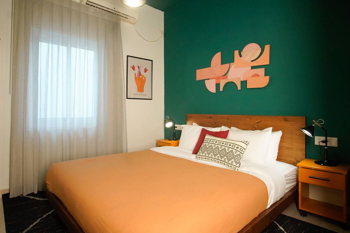 Standard Room | Desk, laptop workspace, WiFi (free), bed sheets