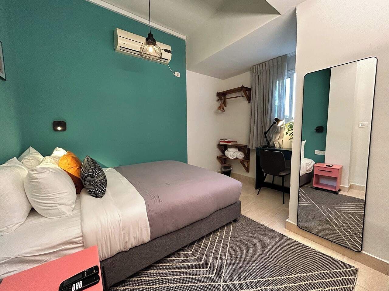 Desk, laptop workspace, WiFi (free), bed sheets