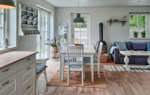 Amazing home in Skagen with WiFi