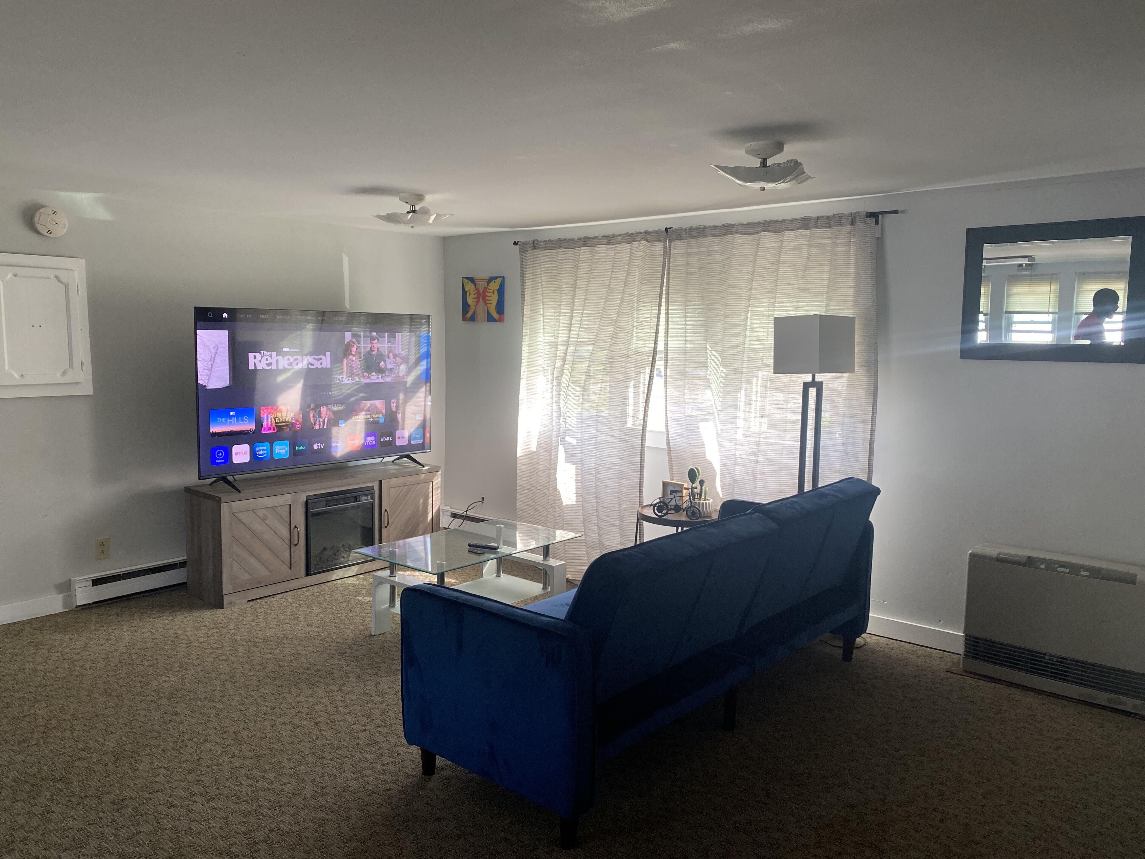 Lovely 2-bedroom apartment with parking on premises